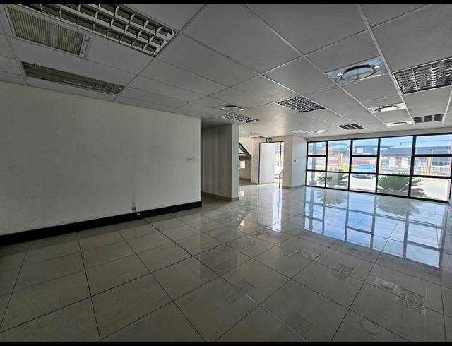 517M² WAREHOUSE TO LET IN NORTH RIDING
